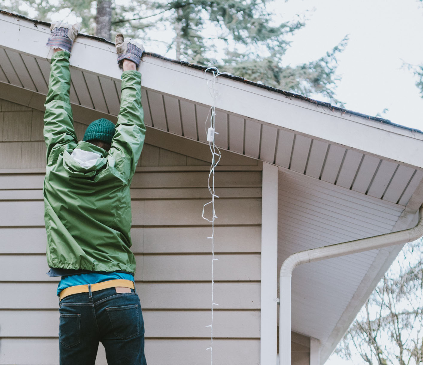 Holiday Decor Trends for 2025 and how to safely put up those outdoor decorations